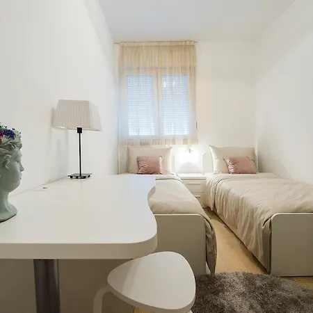 Apartment Sunny Seaside Split